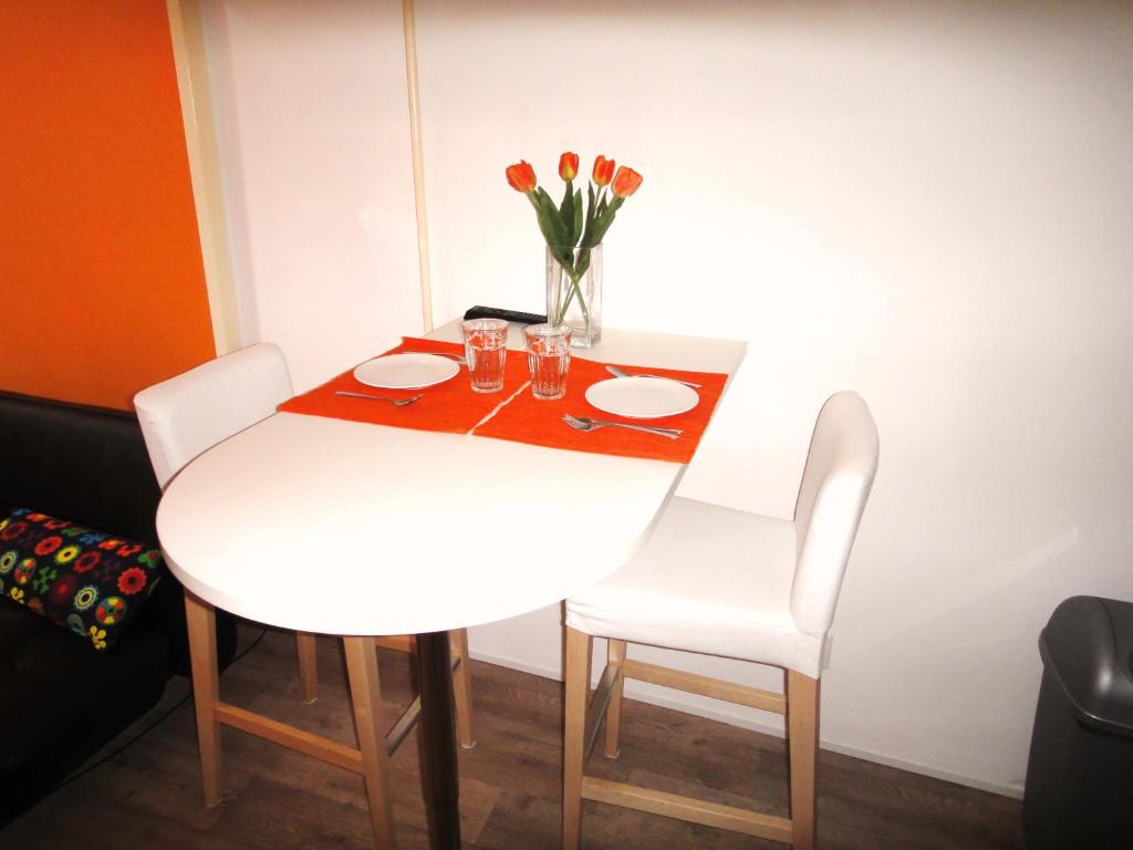 Orange Suite Studio room 3