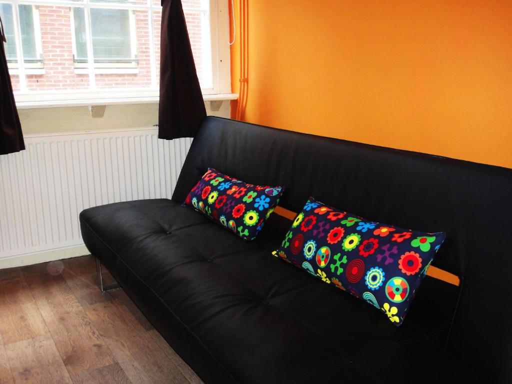 Orange Suite Studio room 4